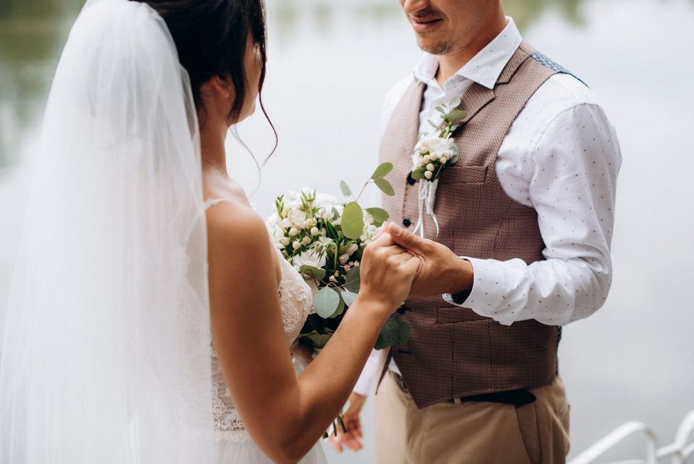 結婚式を出産後・出産前どちらにするか決める際のポイント